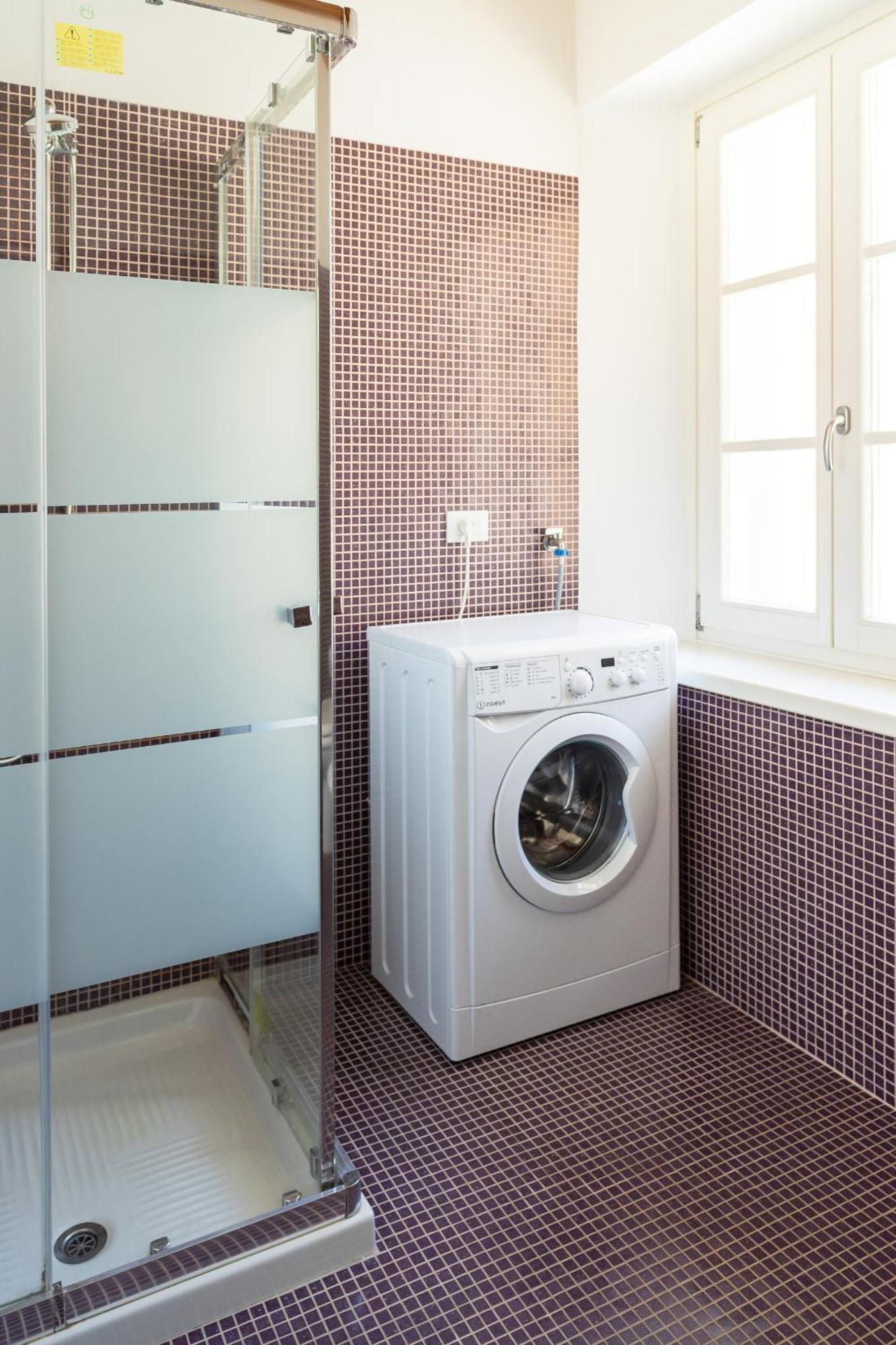 Double Private Parking, 2 Bedrooms & 2 Bathrooms - Elegant Apartment In Old Town Udine Luaran gambar