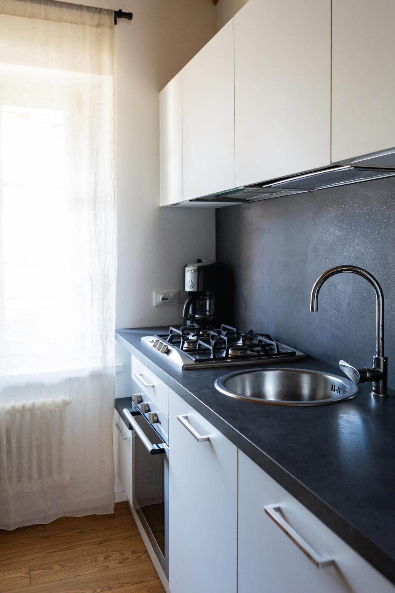 Double Private Parking, 2 Bedrooms & 2 Bathrooms - Elegant Apartment In Old Town Udine Luaran gambar